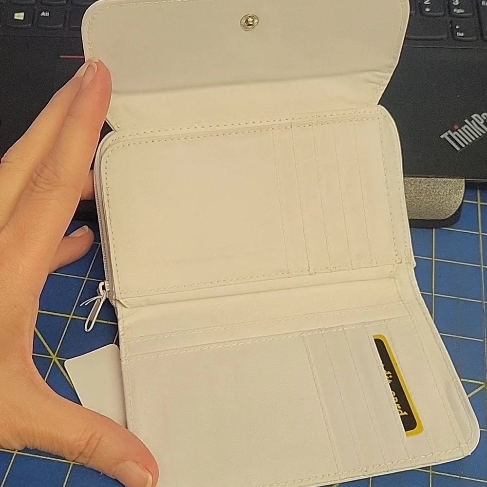 Multi Functure 6x4 Wallet New - White